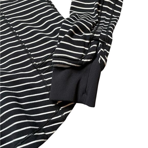 Lululemon Base Runner 1/2 Zip Jacket Size 4 - Picture 15 of 16